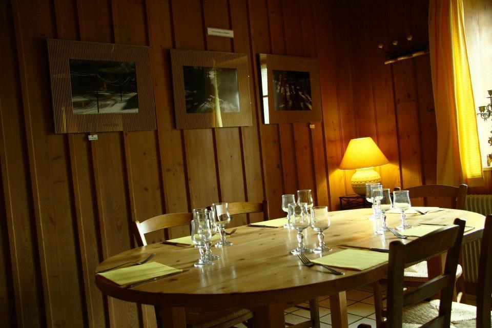 Auberge De La Perdrix Hauterive-la-Fresse Экстерьер фото