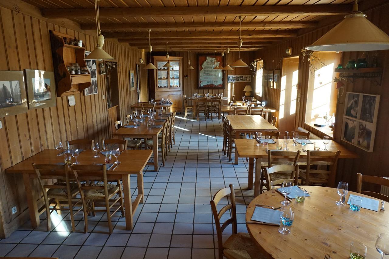 Auberge De La Perdrix Hauterive-la-Fresse Экстерьер фото