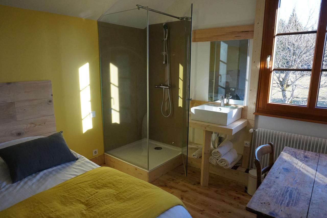Auberge De La Perdrix Hauterive-la-Fresse Экстерьер фото