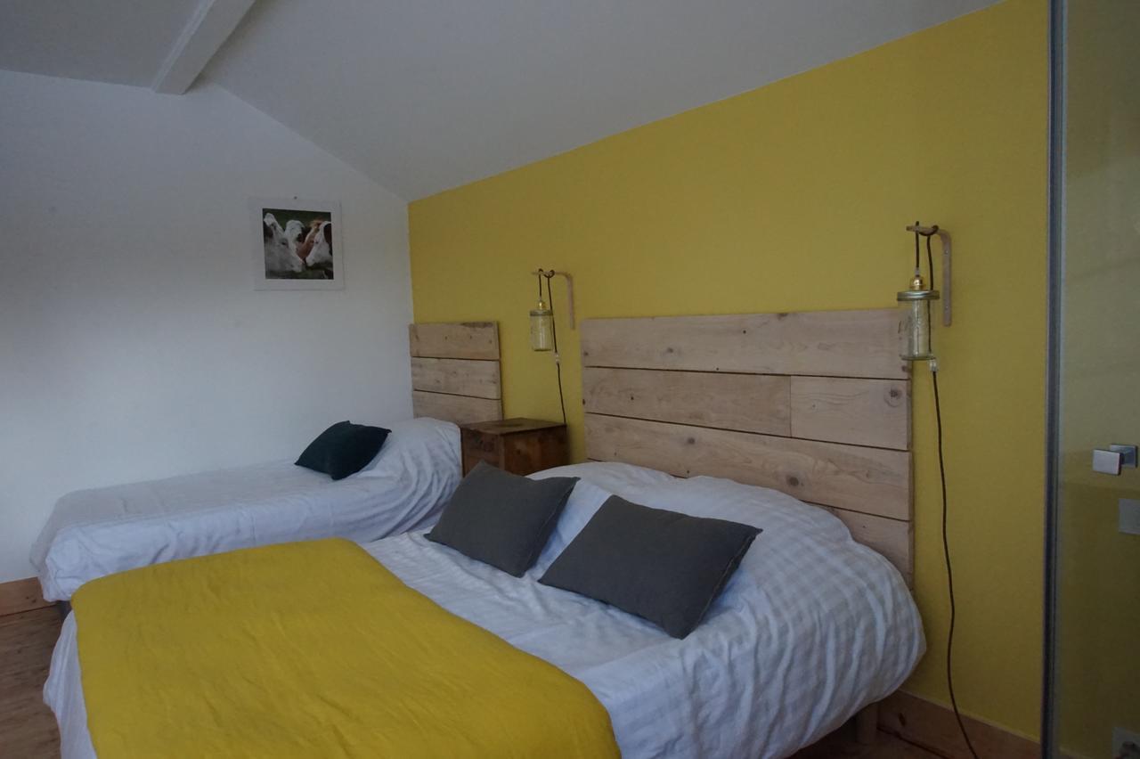 Auberge De La Perdrix Hauterive-la-Fresse Экстерьер фото