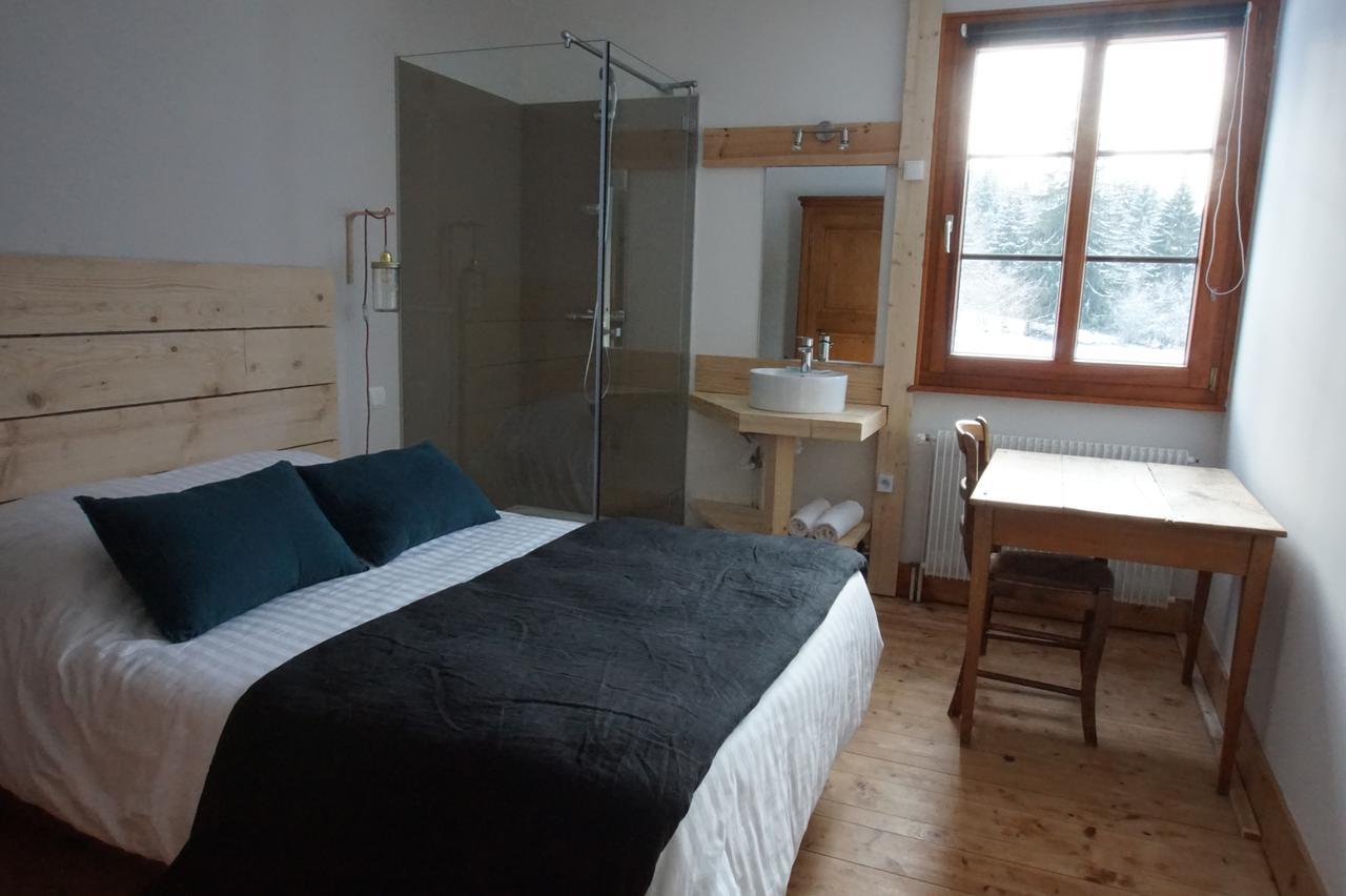 Auberge De La Perdrix Hauterive-la-Fresse Экстерьер фото