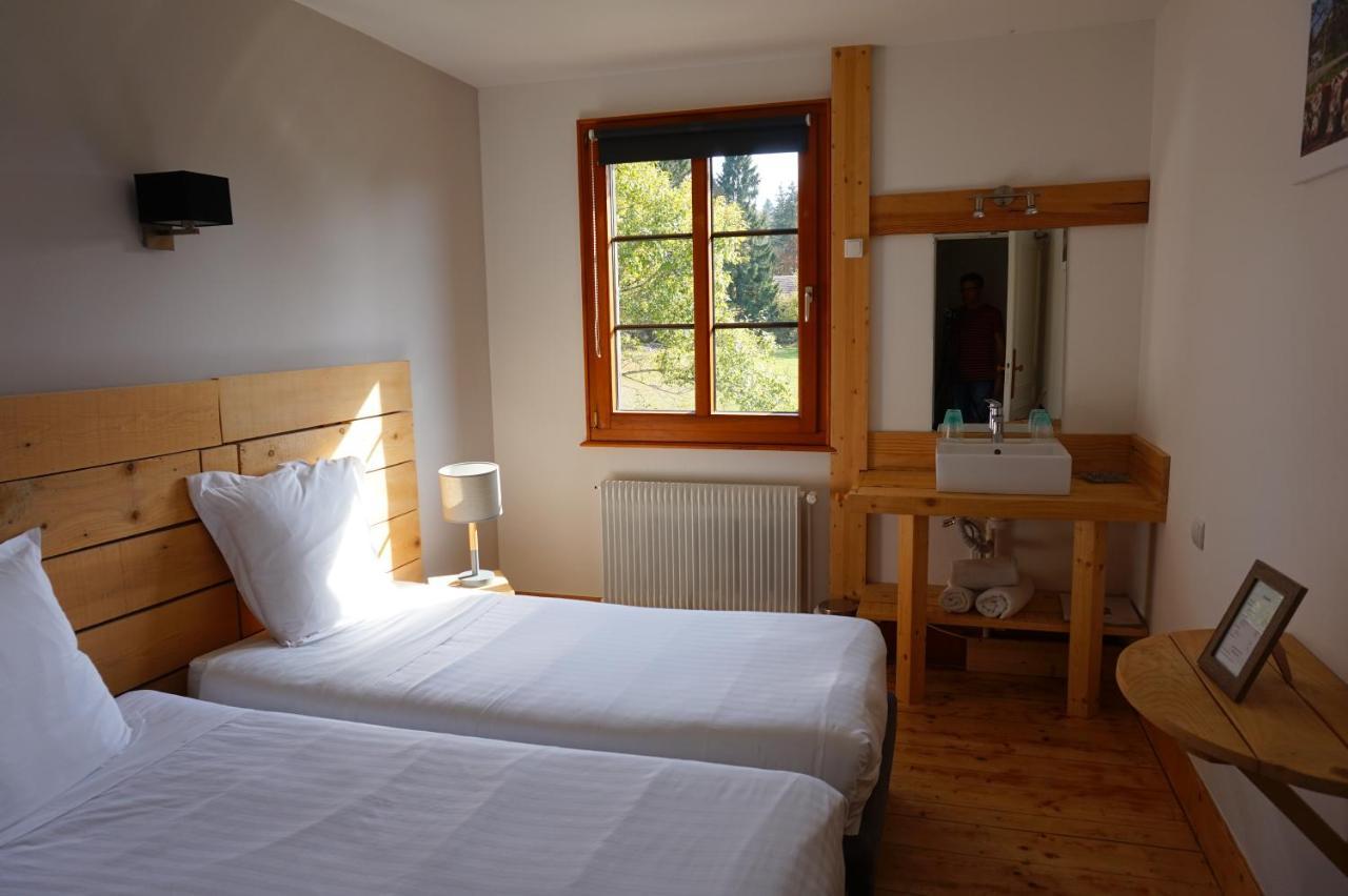 Auberge De La Perdrix Hauterive-la-Fresse Экстерьер фото
