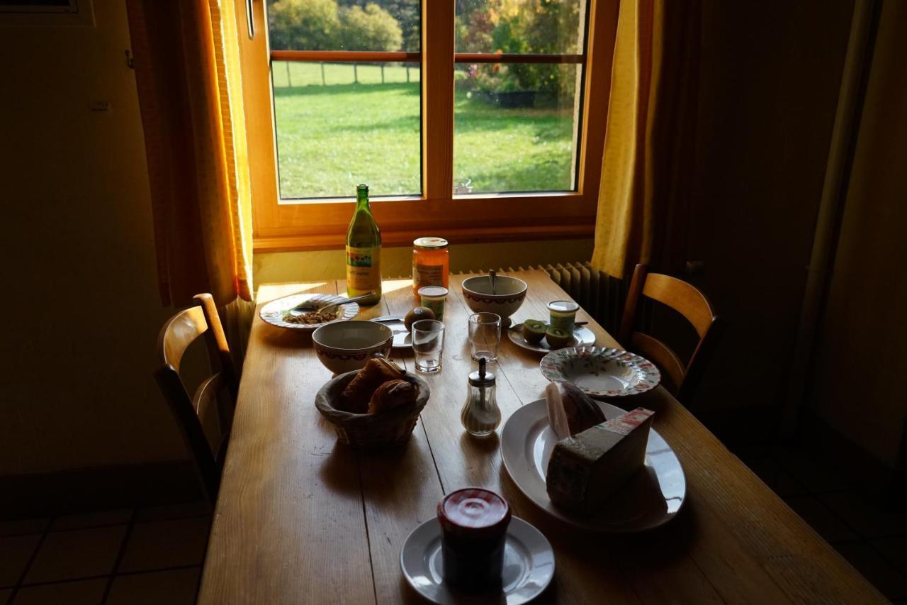 Auberge De La Perdrix Hauterive-la-Fresse Экстерьер фото